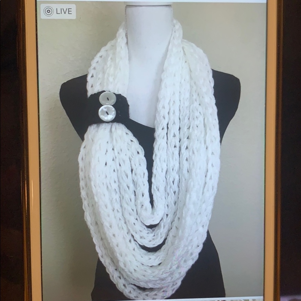 Hand-Made Scarf 🧣